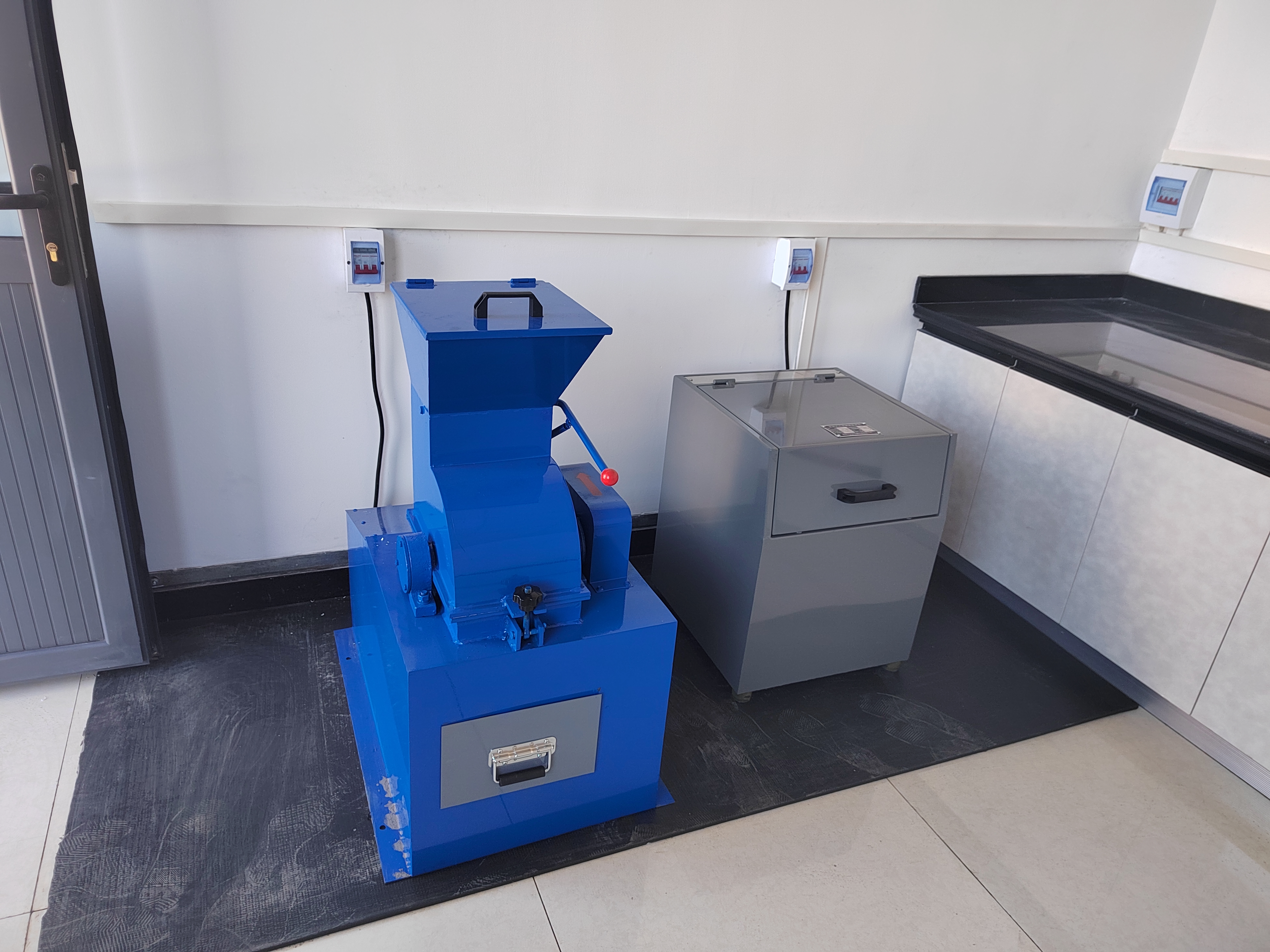 煤樣的人工縮分-堆錐四分法